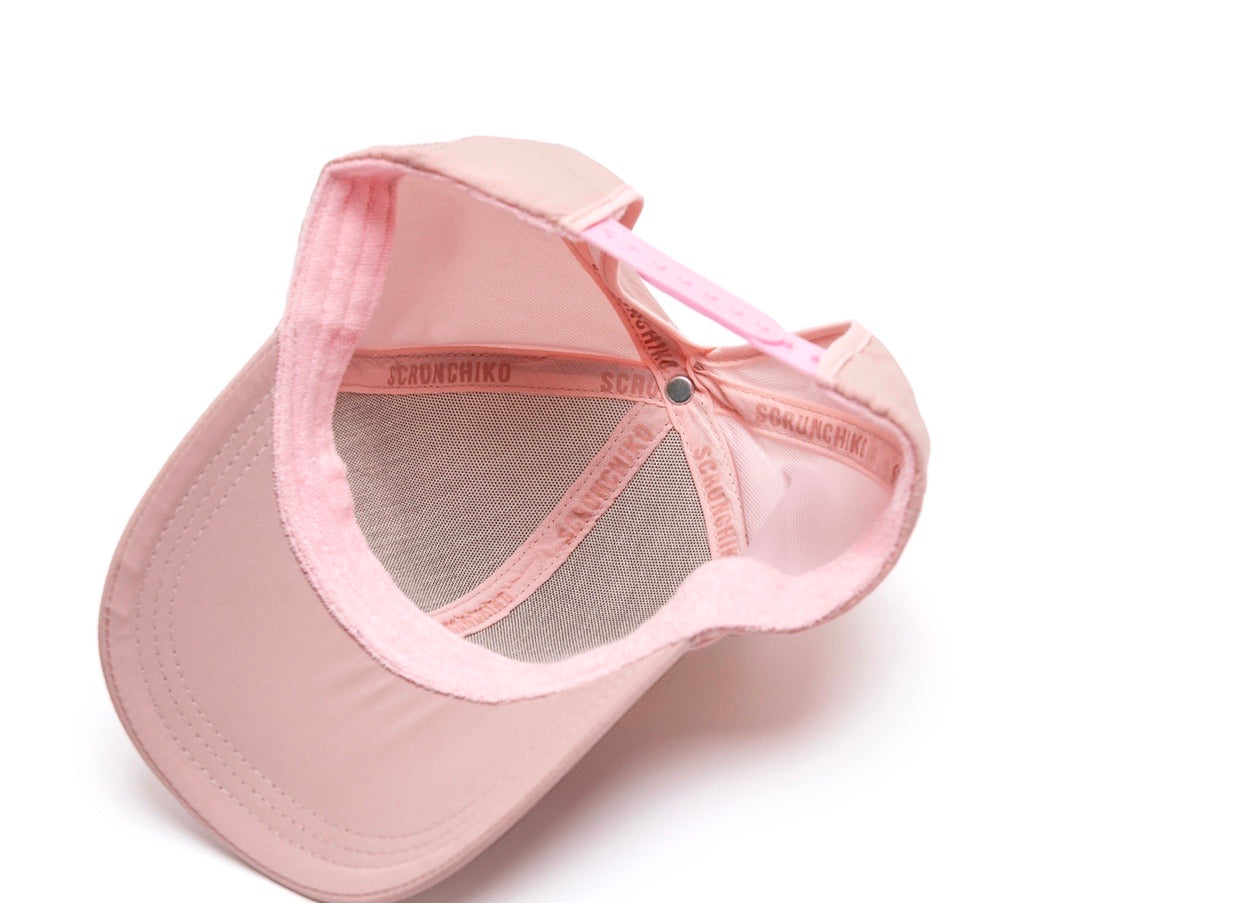 Blush Davis Aktiv Trucker - Scrunchiko